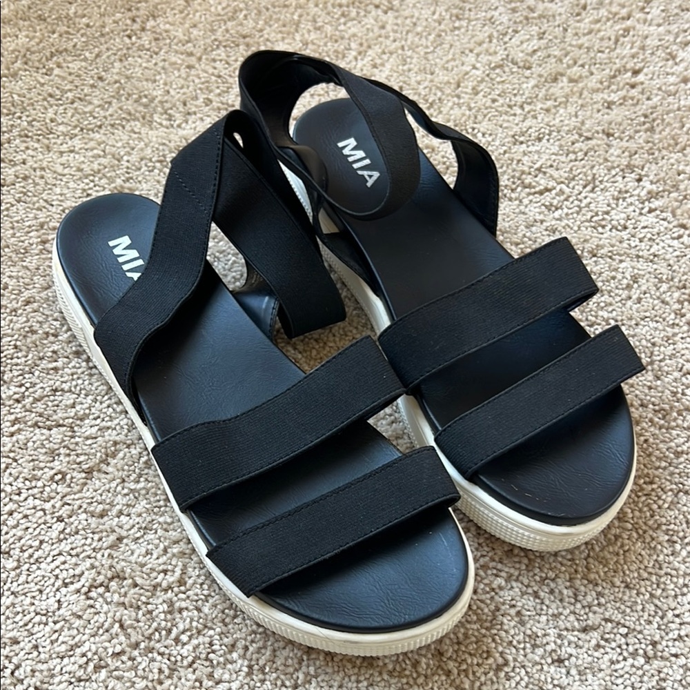 MIA Women's Black Sandals